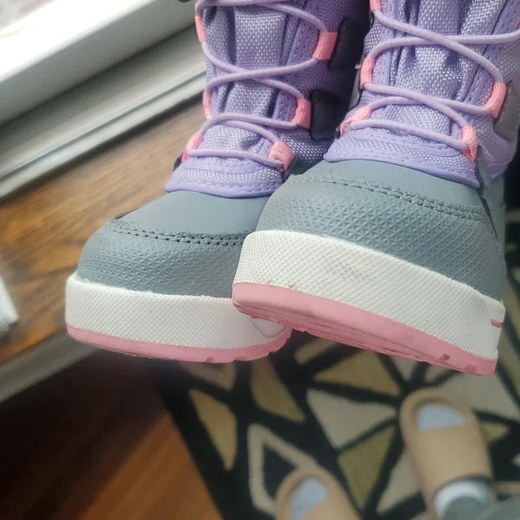 Girl Toddler Size 7 Snow Boots - Picture 6 of 9